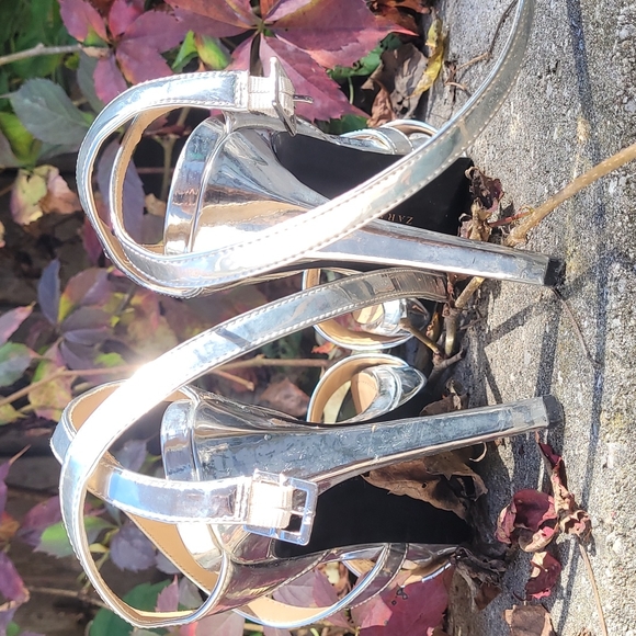 Womens silver strappy sandle - Picture 4 of 4